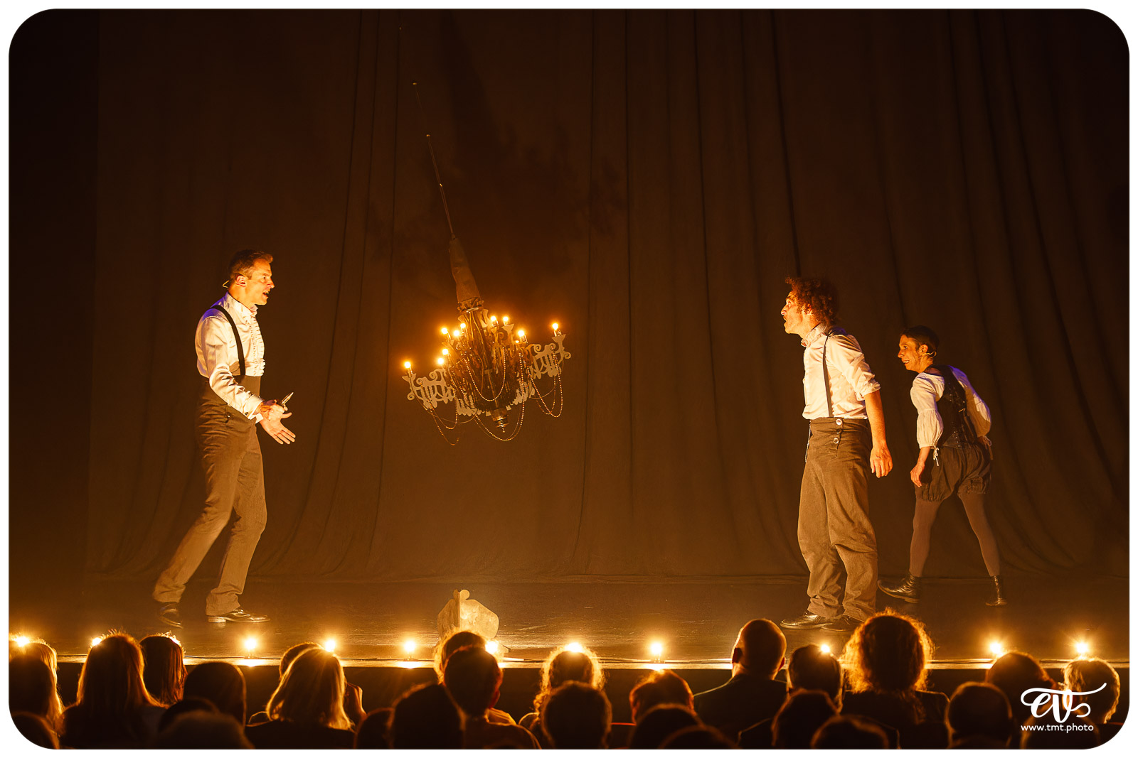 LA CLAQUE (FRED RADIX)